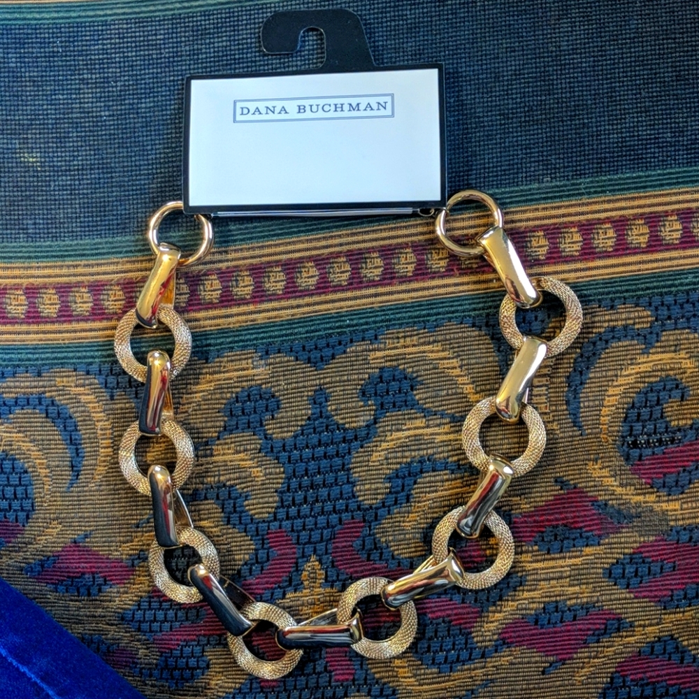 Gold chain necklace
